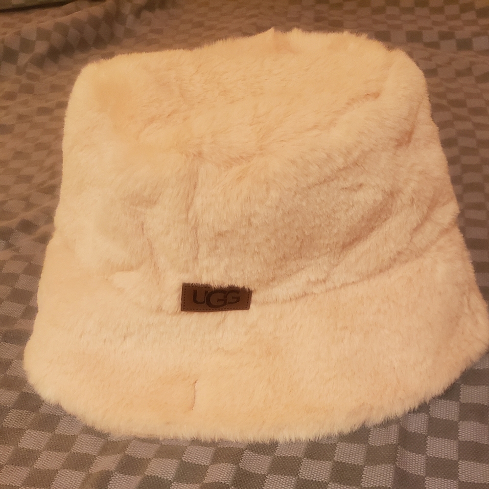 UGG Bucket Hat